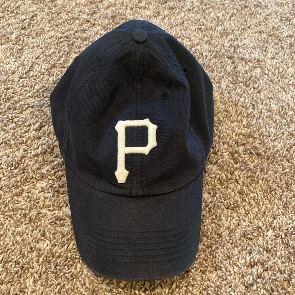 Pirates fitted baseball cap